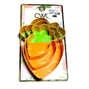Cook With Color 3‑Piece Carrot Cookie Cutter Set Spring and Summer Baking Tool